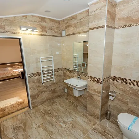 Kristal Hotel
