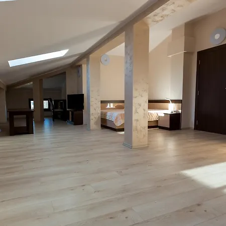 Kristal Hotel Dospat